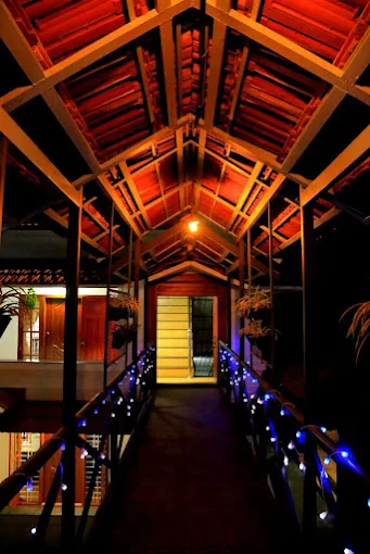 Covered walkway